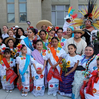 Dis de Los Muertos dance group